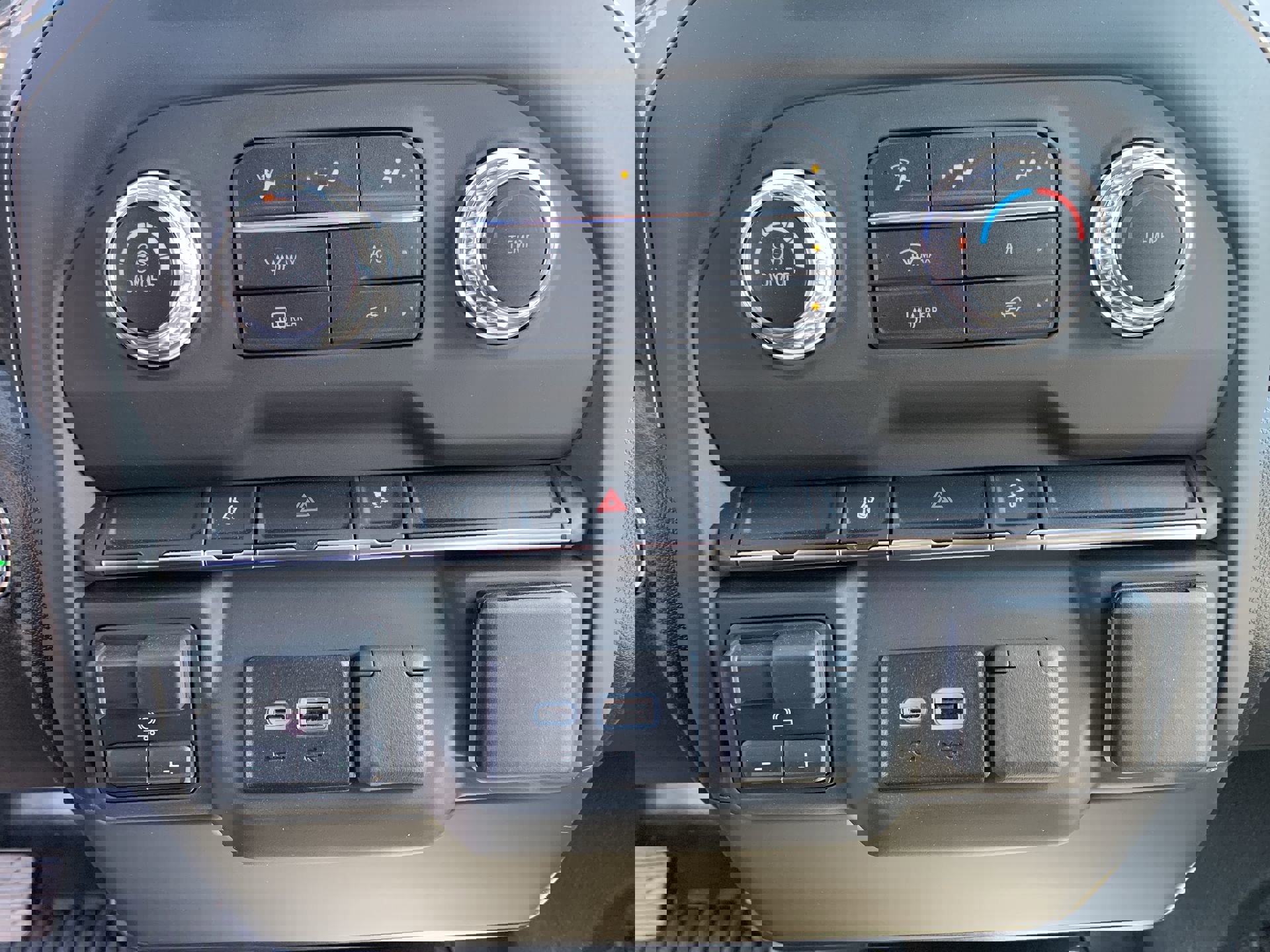 New 2025 GMC Sierra 3500 Pro w/ Convenience Package image 31