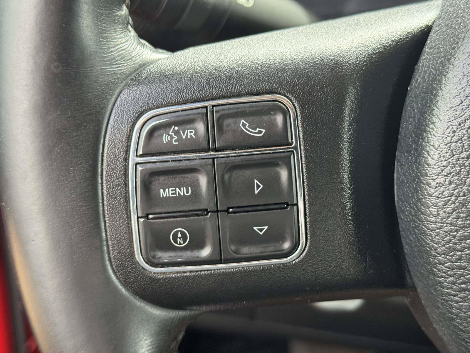 Used 2018 Jeep Wrangler Unlimited Sahara w/ Connectivity Group AWD/4WD image 18