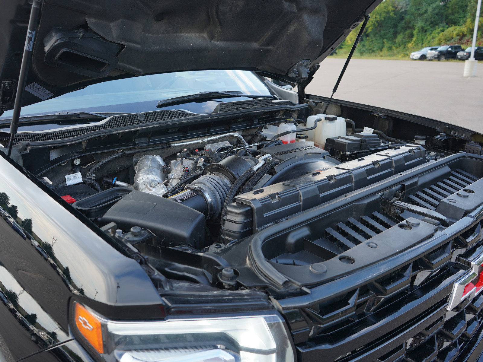 Used 2024 Chevrolet Silverado 2500 ZR2 w/ Technology Package image 38