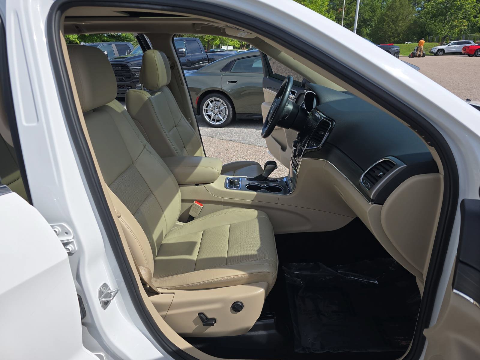 Used 2021 Jeep Grand Cherokee Limited w/ Luxury Group II AWD/4WD image 10