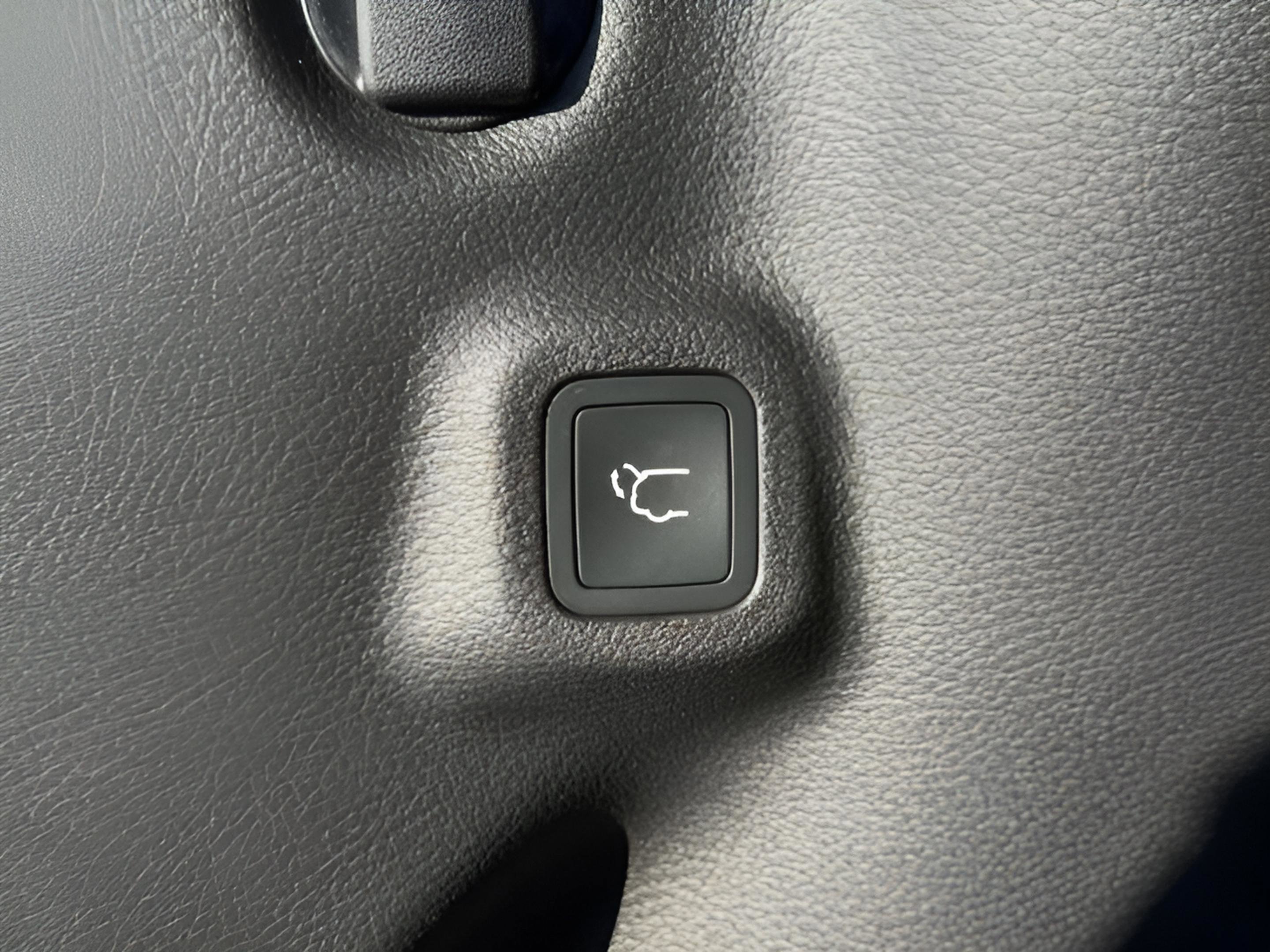 New 2026 Jeep Compass Limited image 8