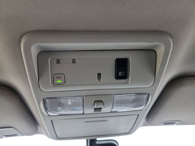 Used 2018 Nissan Titan SL image 50