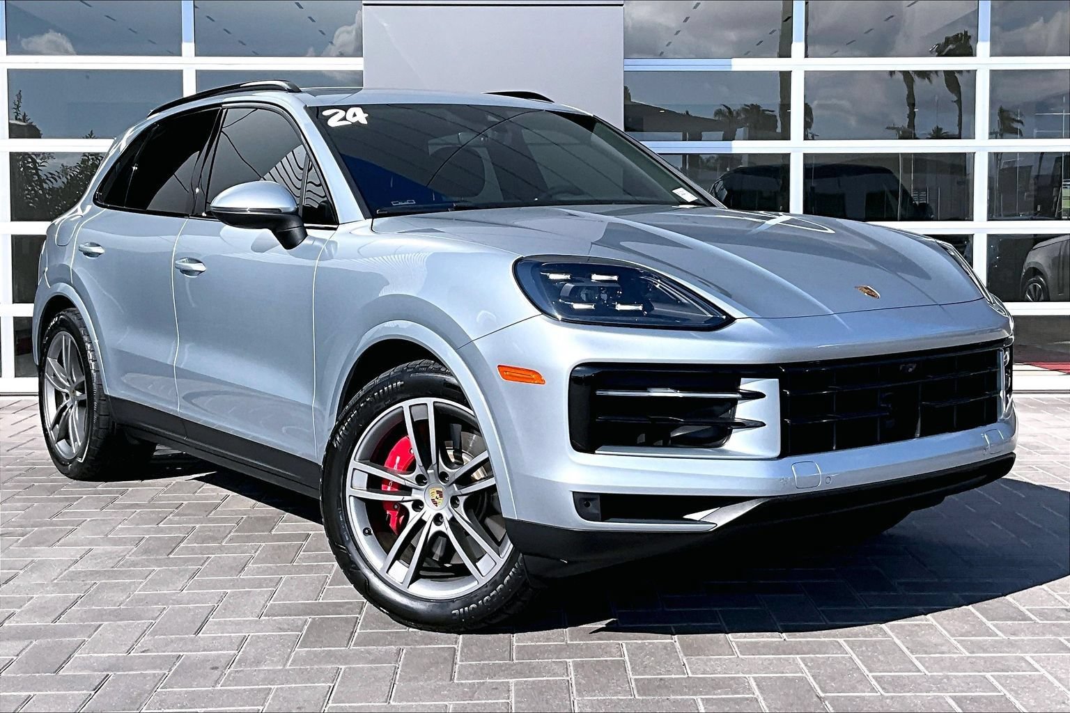Used 2024 Porsche Cayenne S AWD/4WD image 3