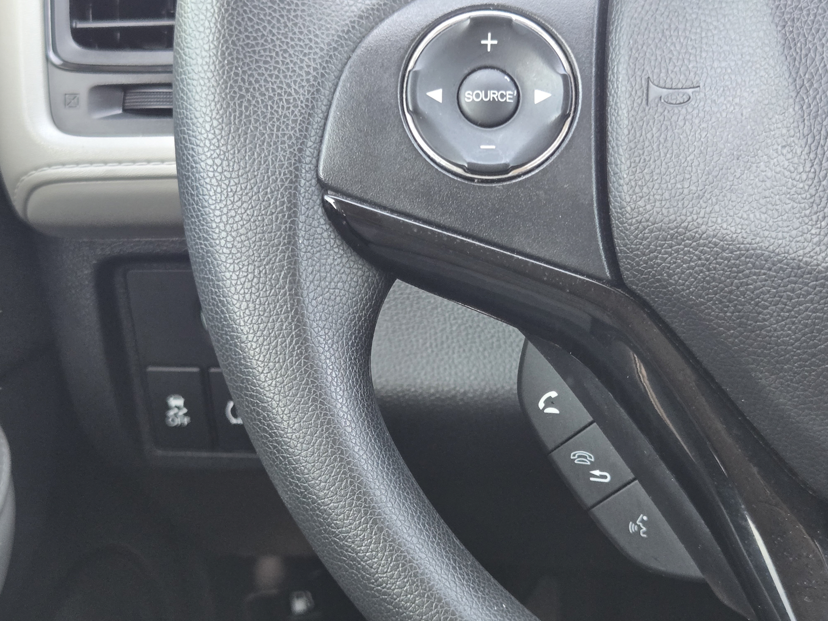 Used 2020 Honda HR-V LX image 24