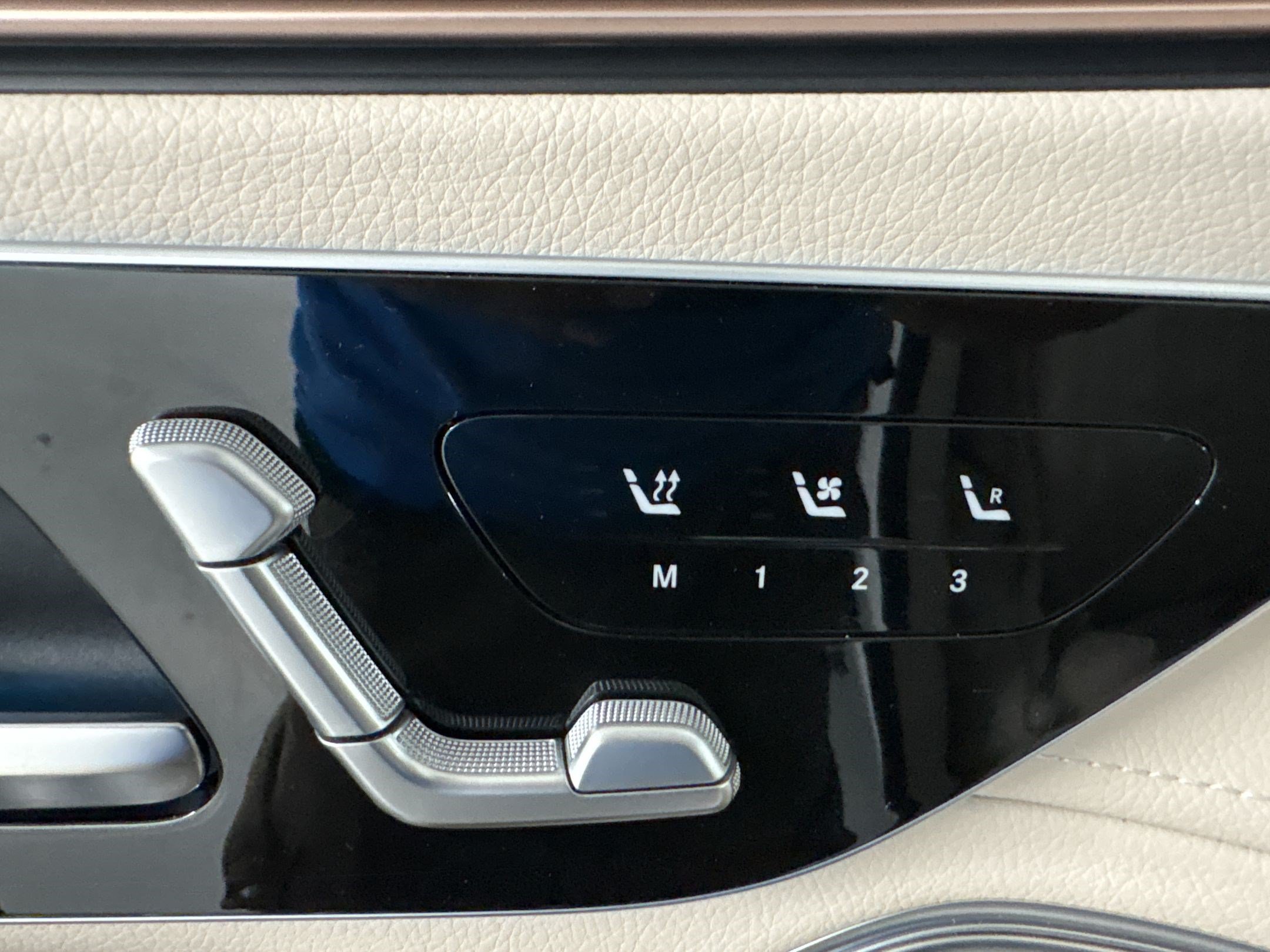 Certified 2023 Mercedes-Benz EQS 580 4MATIC SUV image 28