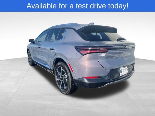 Used 2025 Chevrolet Equinox EV LT w/ Convenience Package image 3