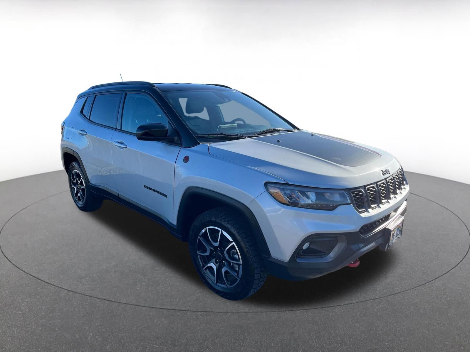 Used 2025 Jeep Compass Trailhawk video 1