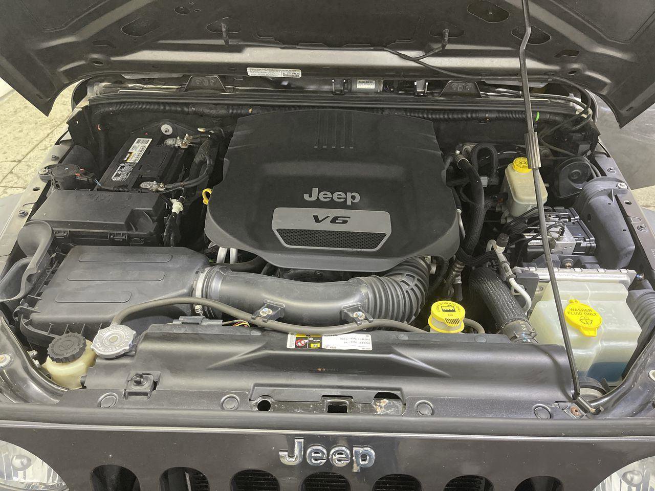 Used 2014 Jeep Wrangler Unlimited Sport w/ Connectivity Group image 22