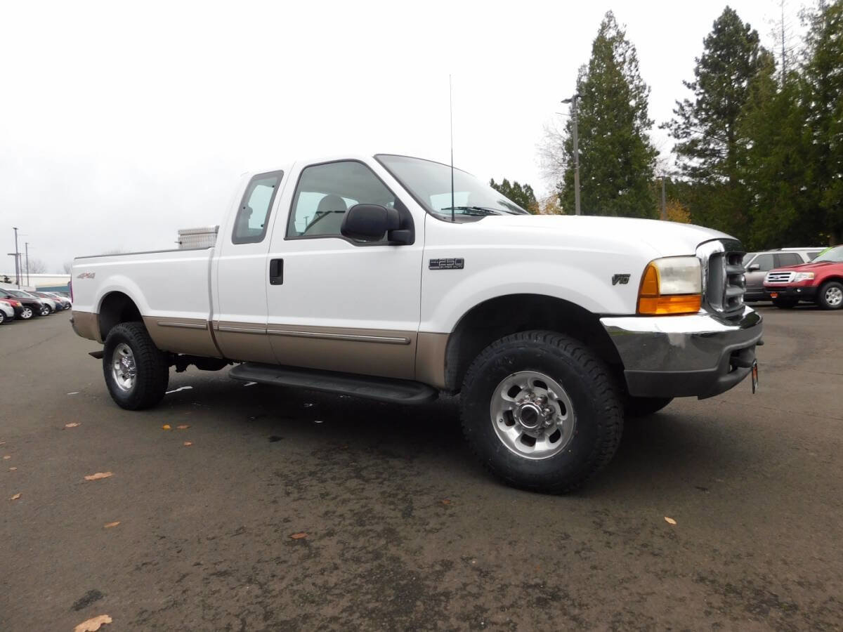 Used 1999 Ford F250 Lariat image 1