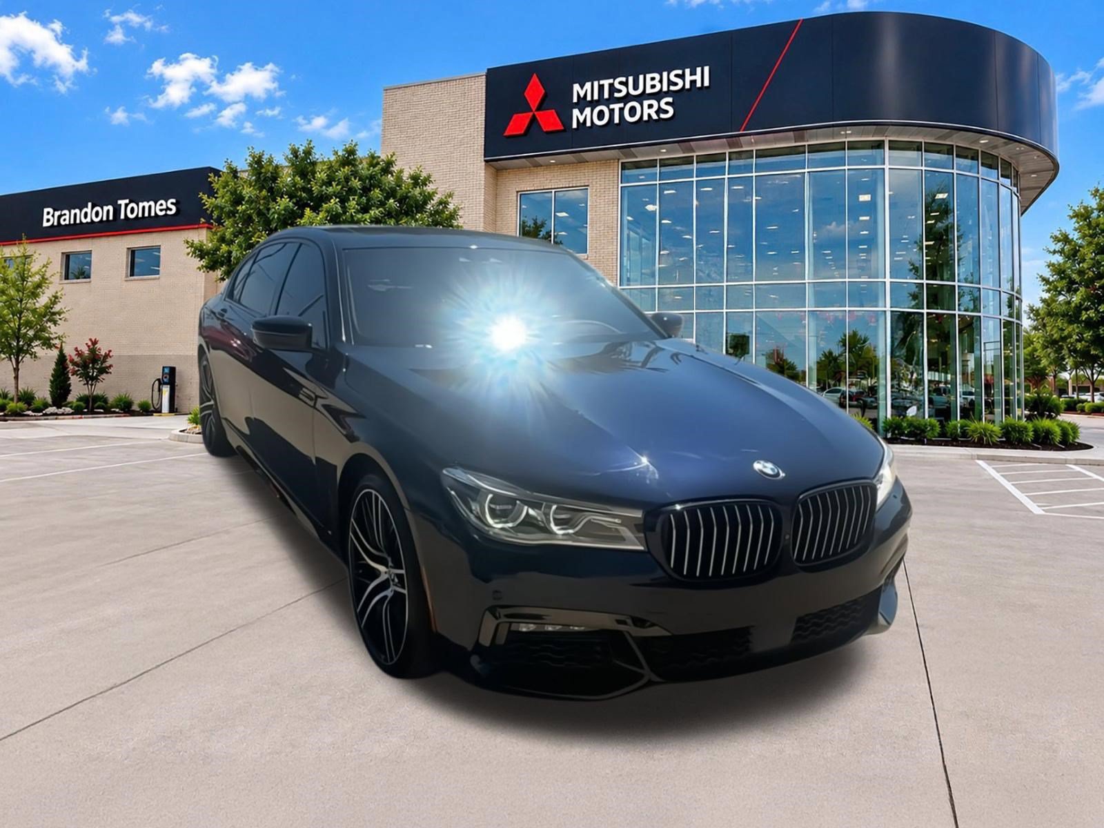 Used 2018 BMW 750i xDrive AWD/4WD image 2