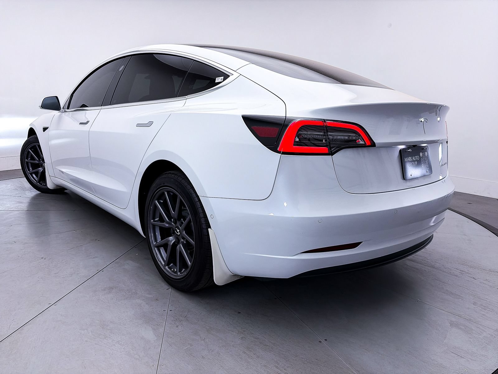 Used 2019 Tesla Model 3 Long Range AWD/4WD image 2