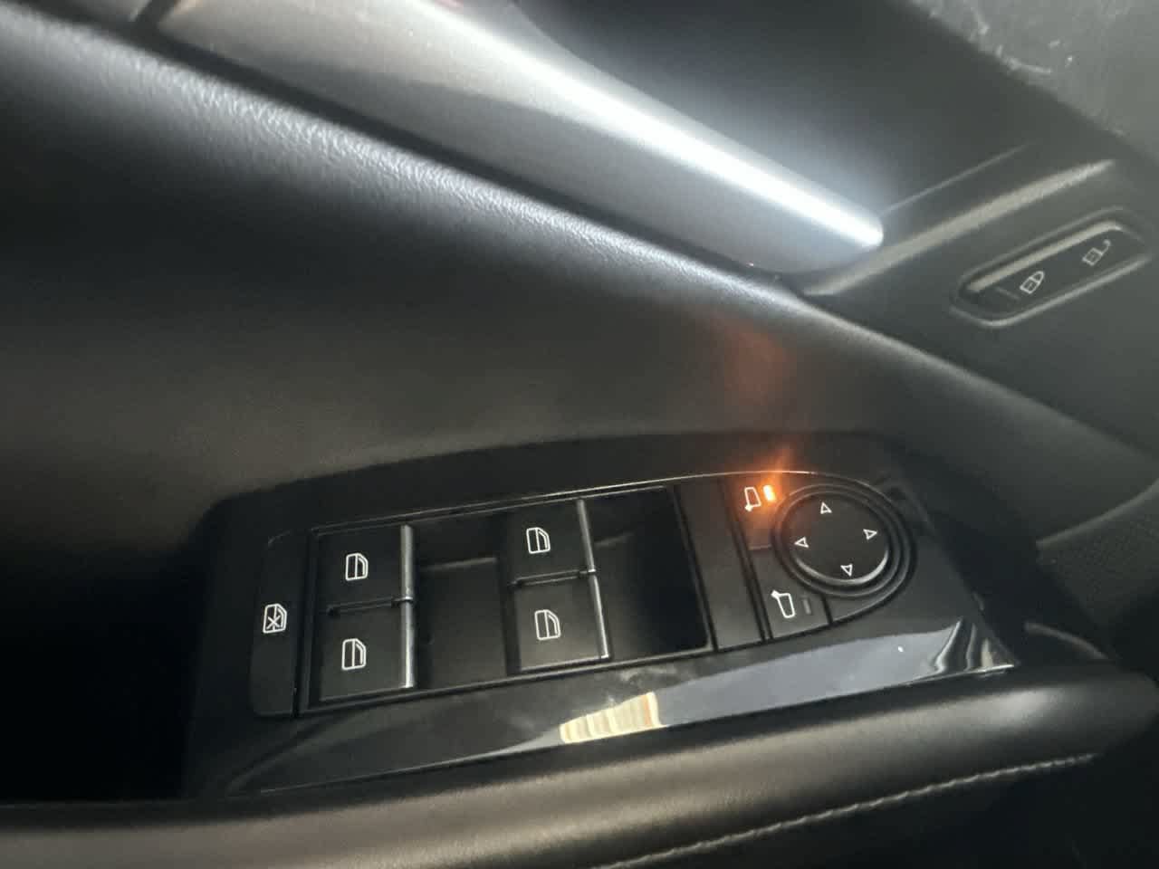 Used 2024 MAZDA CX-30 AWD 2.5 S w/ Select Sport Pkg image 17