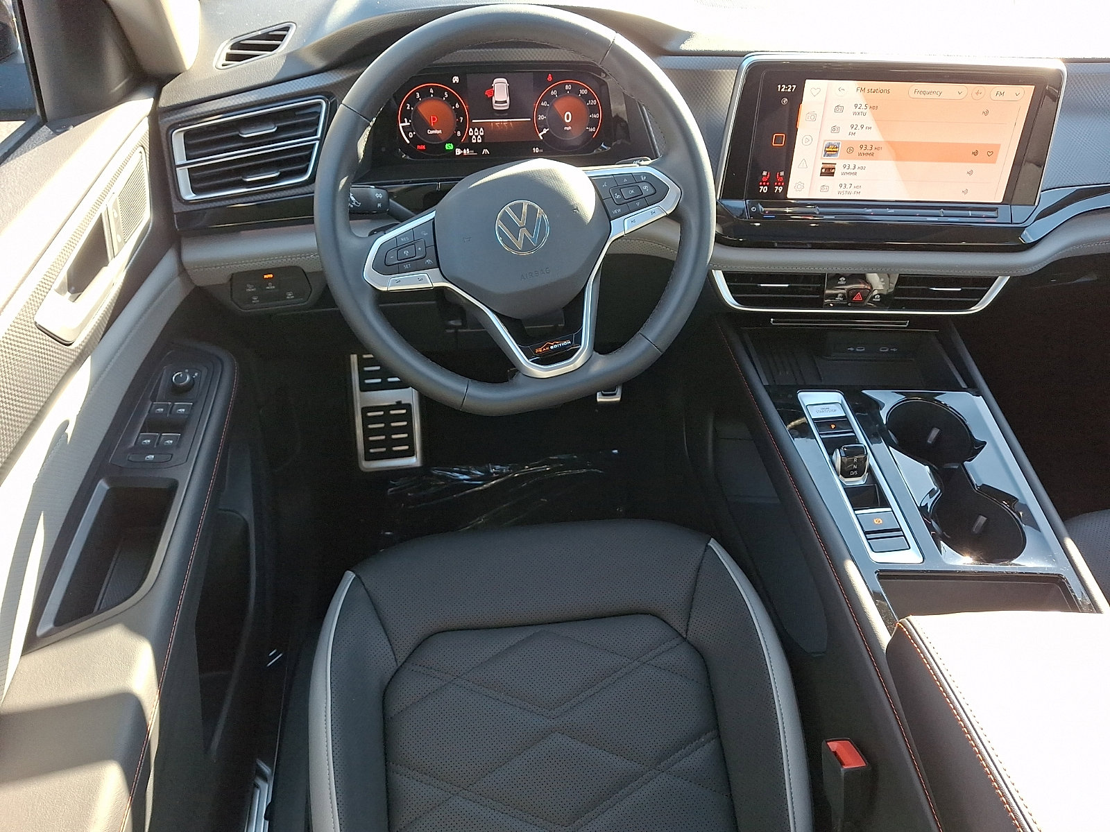 New 2026 Volkswagen Atlas Peak Edition image 8