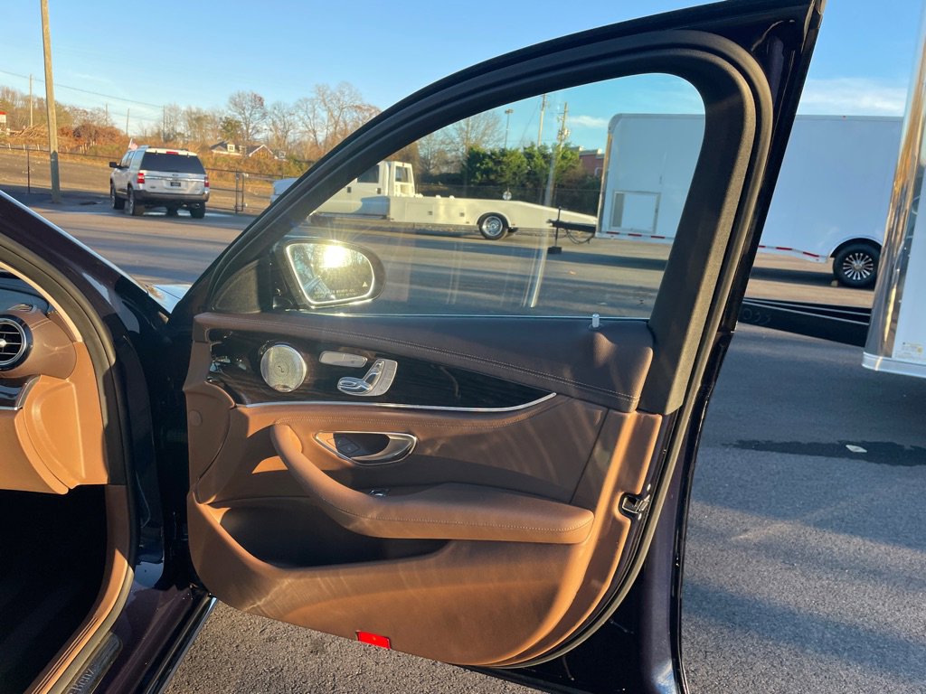 Used 2017 Mercedes-Benz E 300 image 21