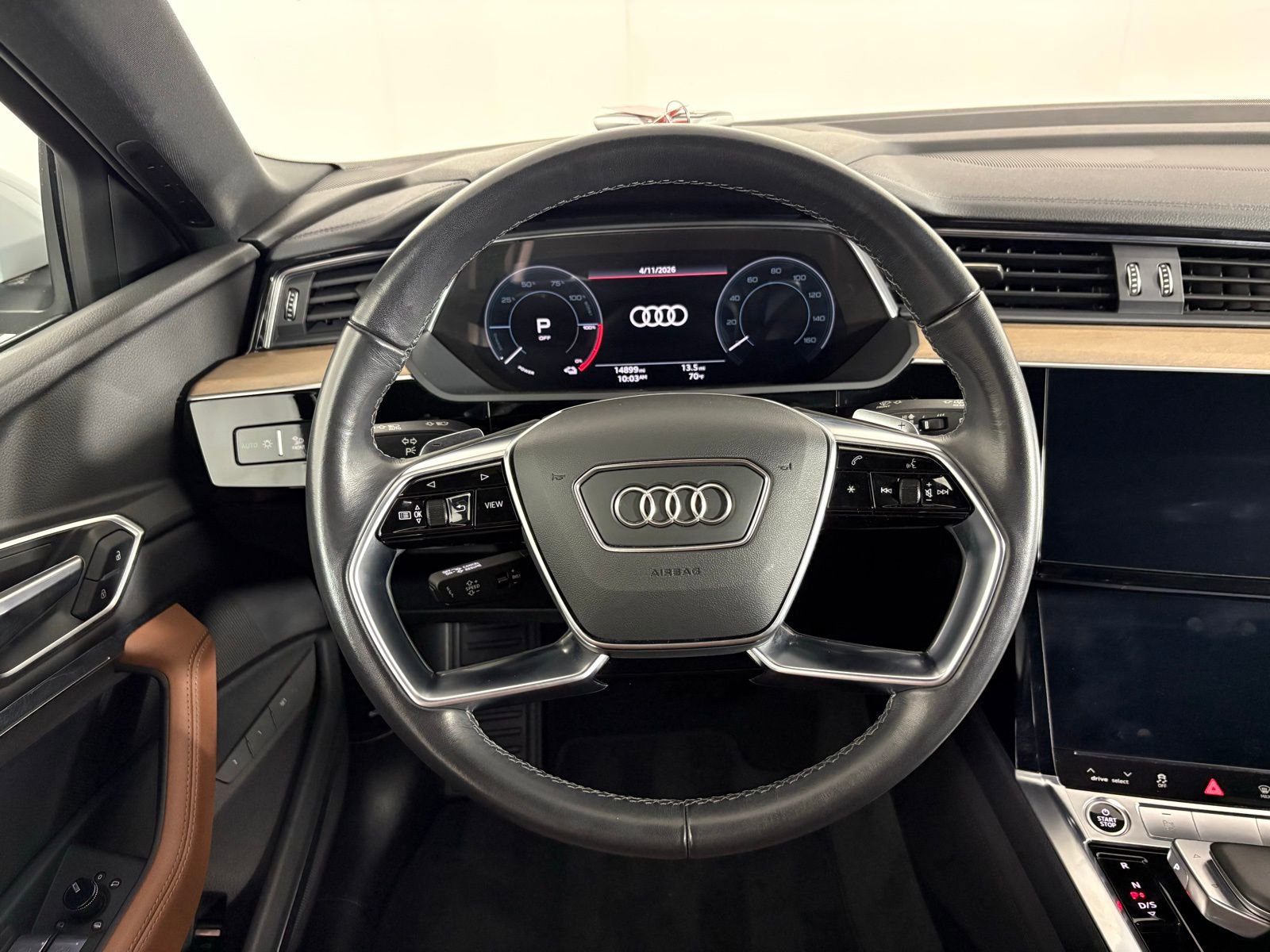 Used 2024 Audi Q8 e-tron Premium Plus w/ Premium Plus Package image 16