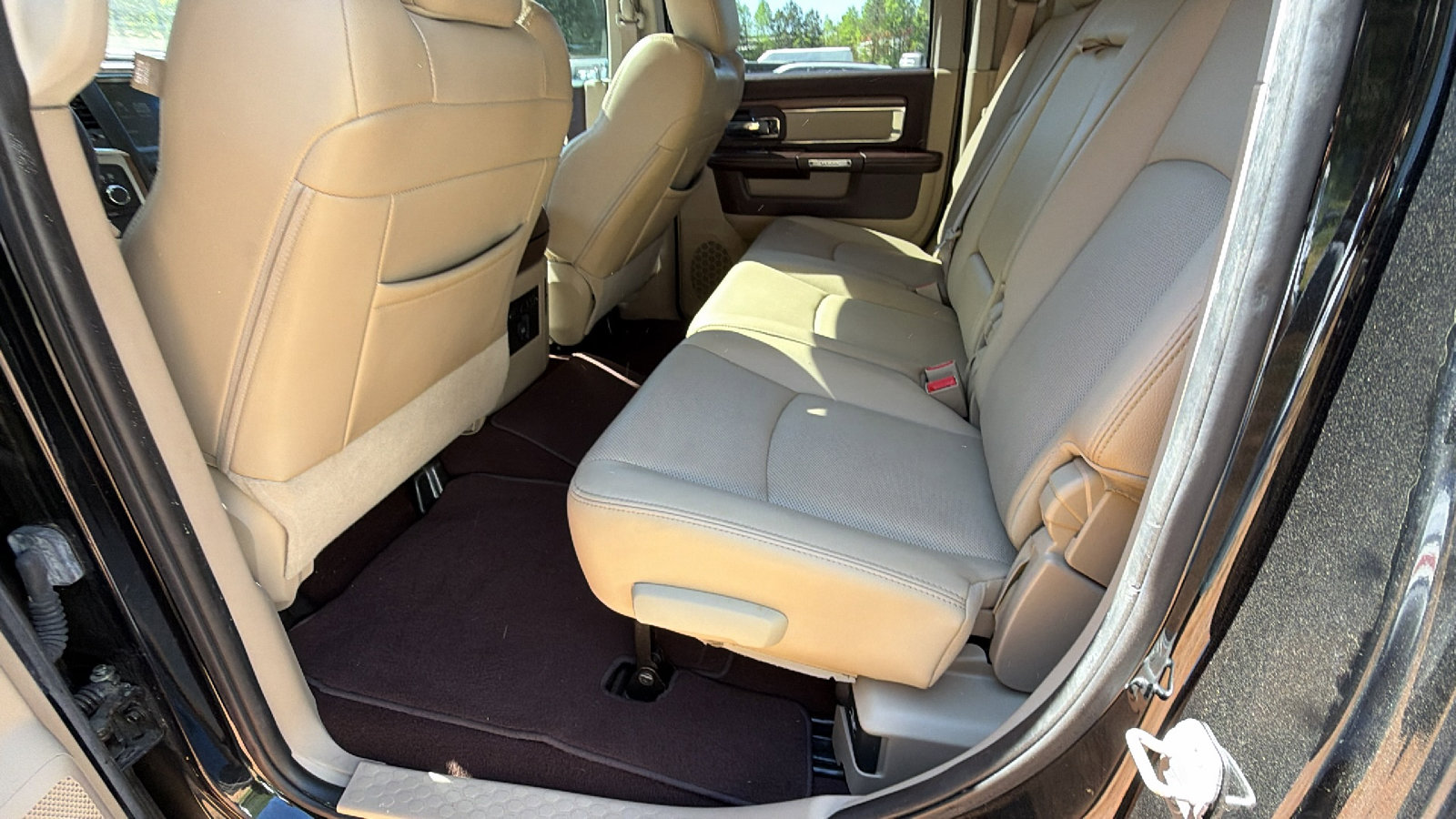 Used 2013 RAM 2500 Laramie w/ Convenience Group image 23