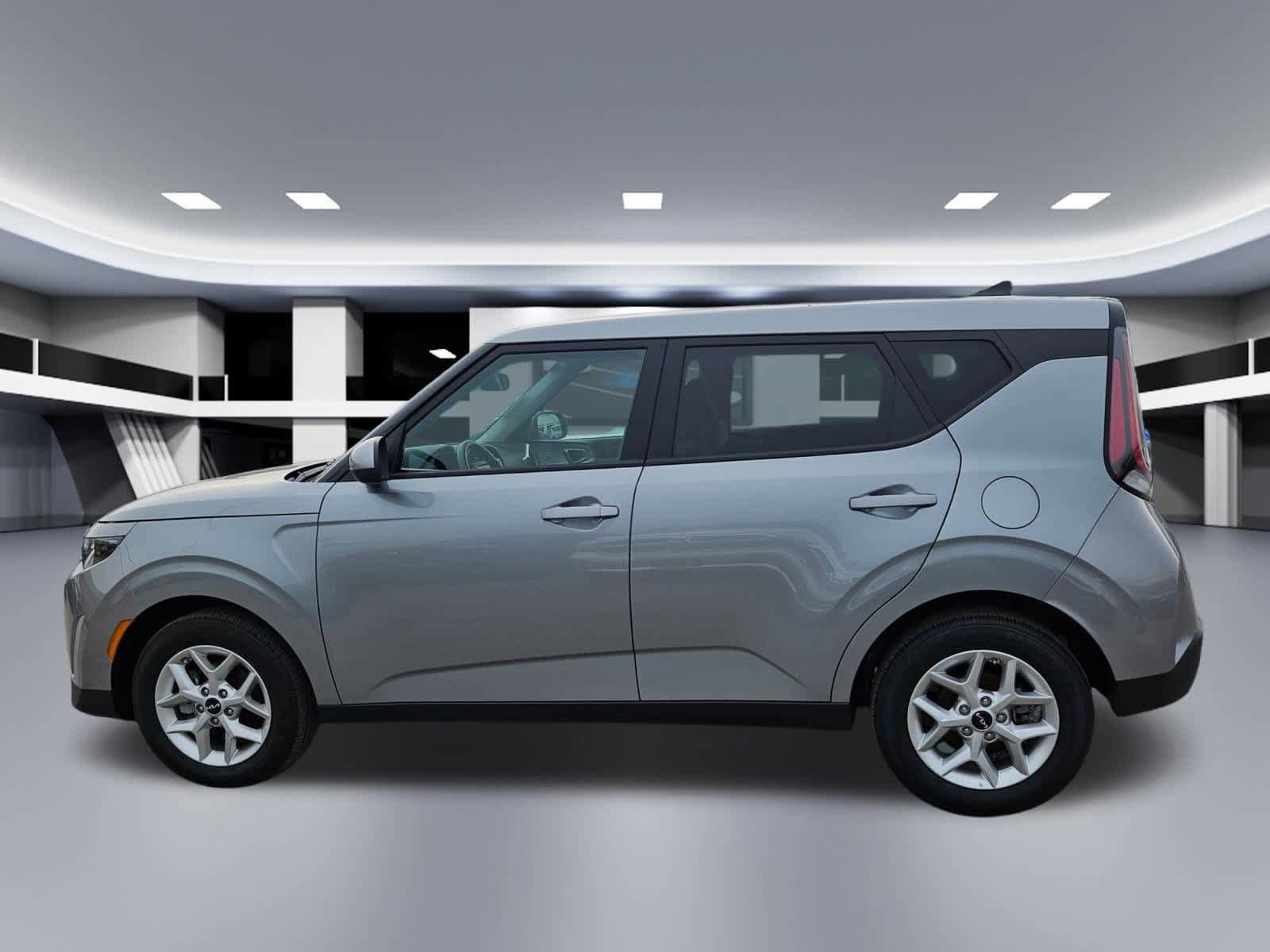 Certified 2025 Kia Soul LX FWD image 3
