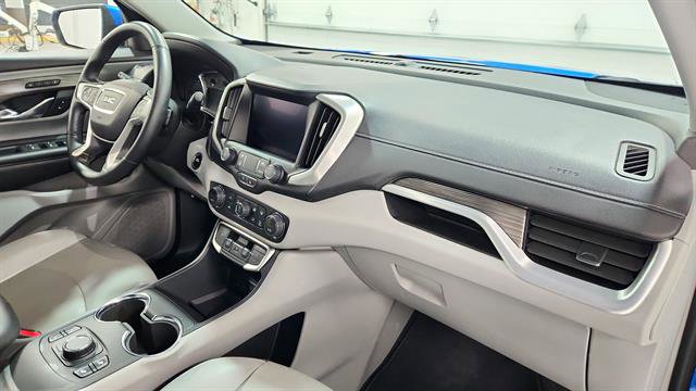 Used 2024 GMC Terrain SLT image 23