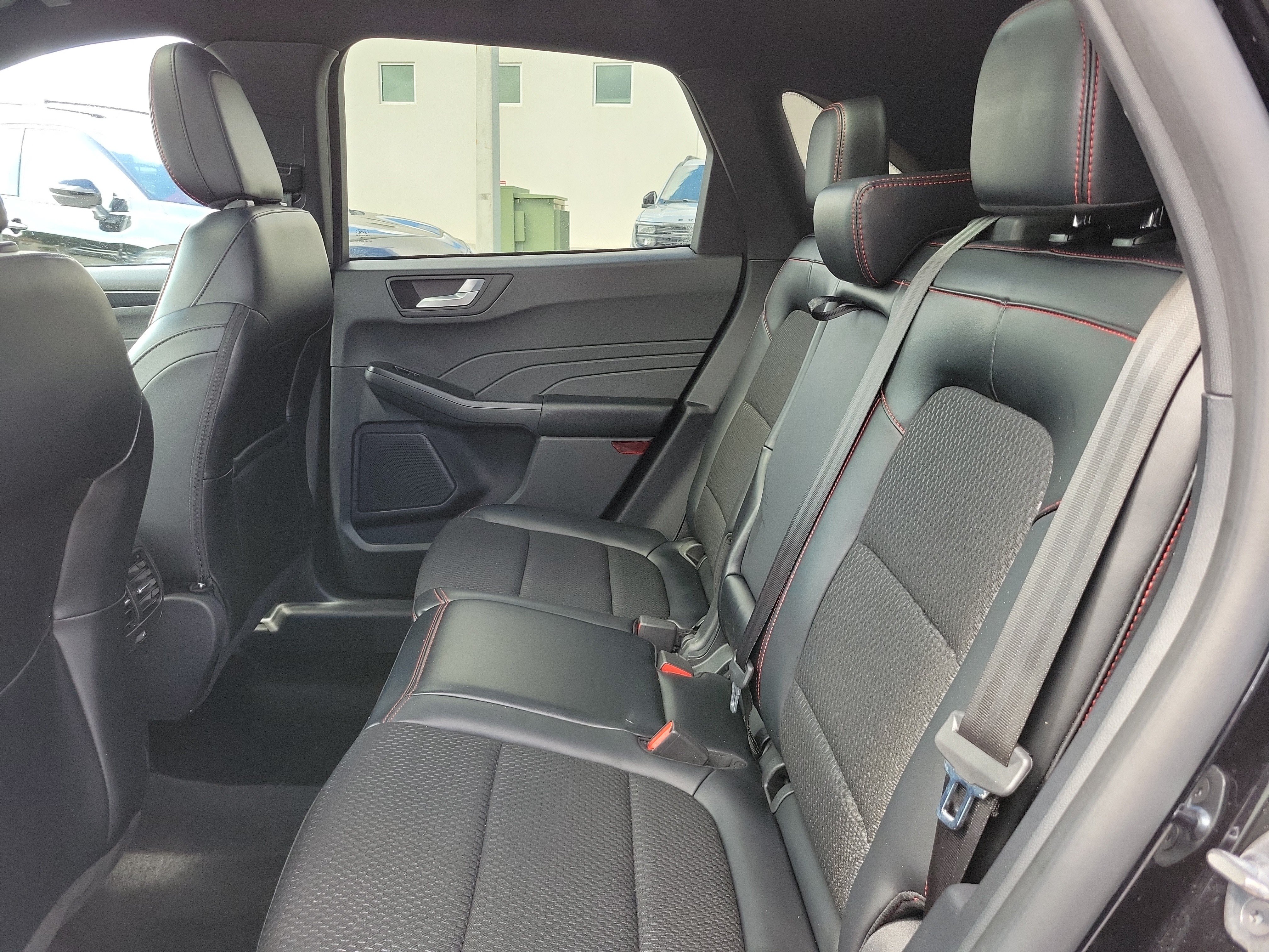 Used 2024 Ford Escape ST-Line w/ Tech Pack #1 FWD image 14