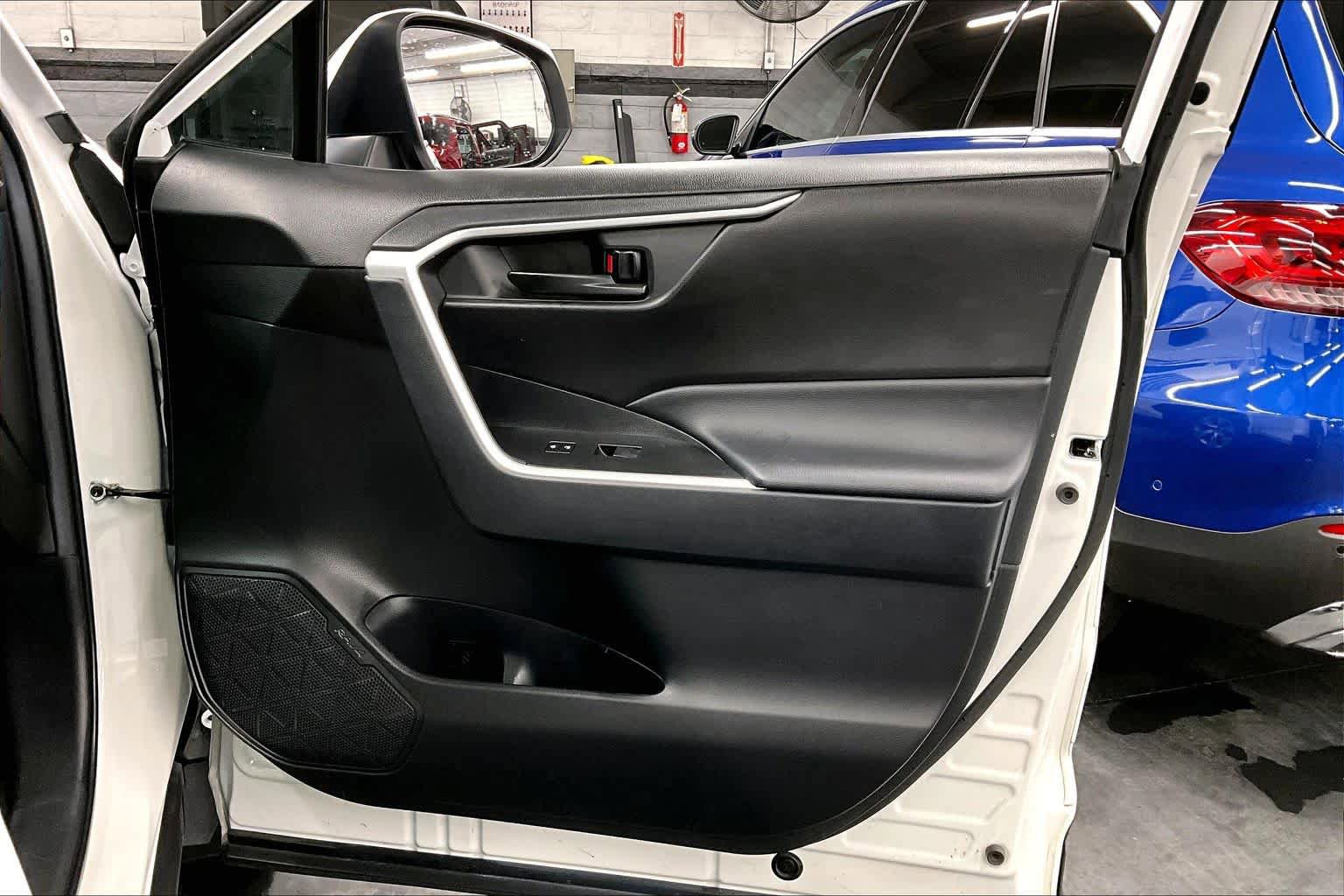 Used 2023 Toyota RAV4 LE AWD/4WD image 22