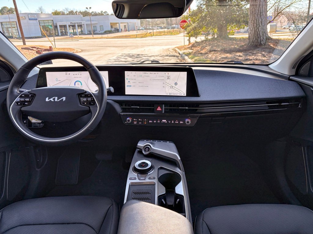 Used 2022 Kia EV6 Wind image 17