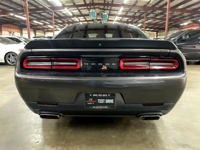 Used 2018 Dodge Challenger R/T Scat Pack w/ Leather Interior Group RWD image 6