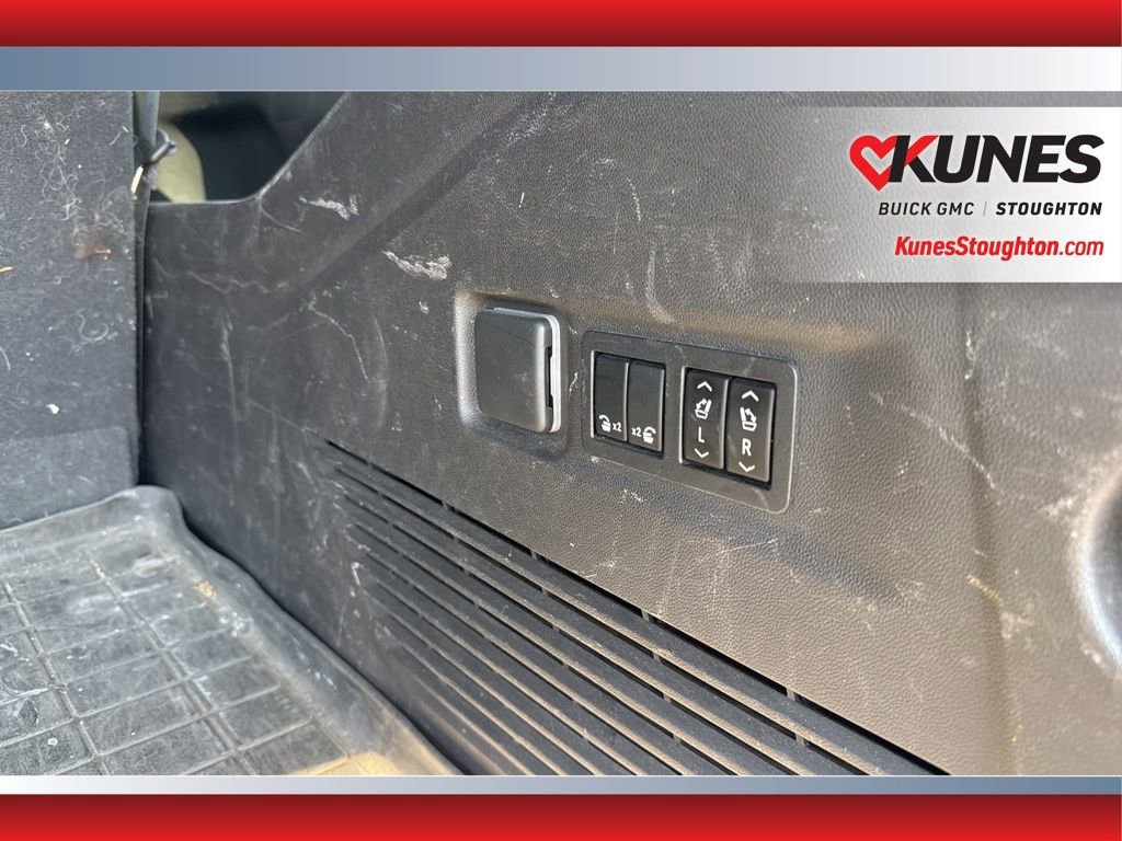 Used 2021 Chevrolet Suburban LT w/ LT Signature Plus Package AWD/4WD image 20