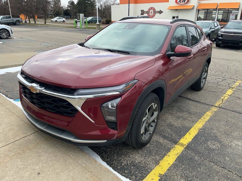Certified 2024 Chevrolet Trax LT w/ Driver Confidence Package