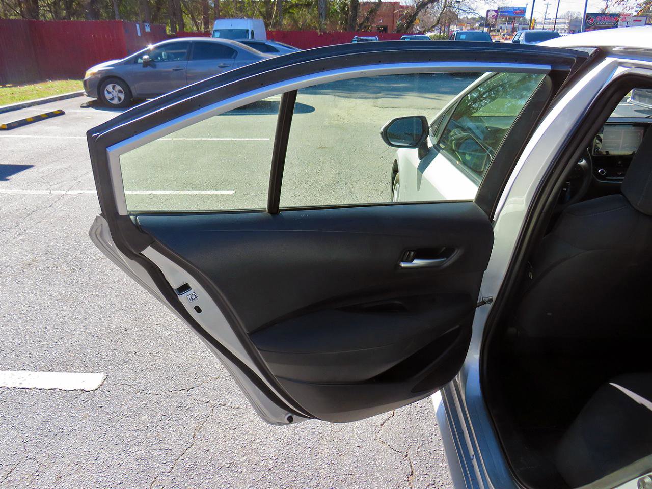 Used 2020 Toyota Corolla LE FWD image 15