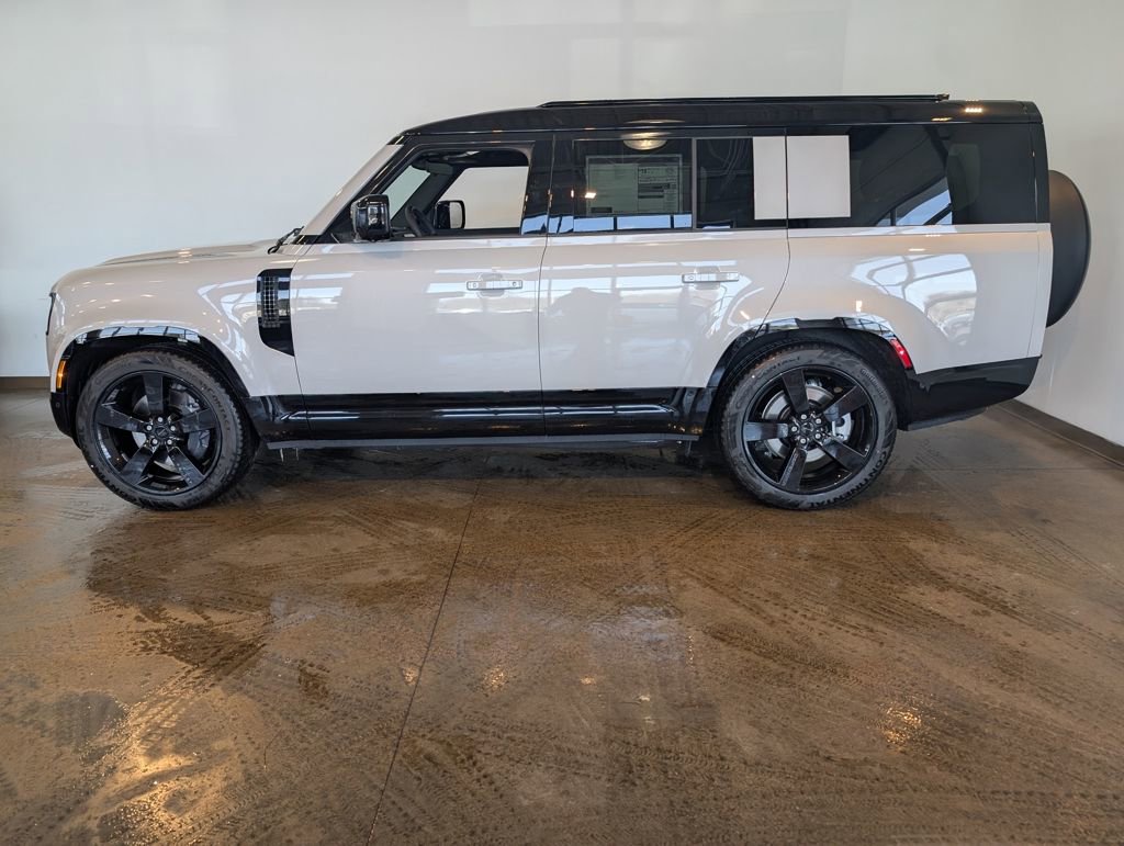 New 2026 Land Rover Defender 130 X-Dynamic SE image 3