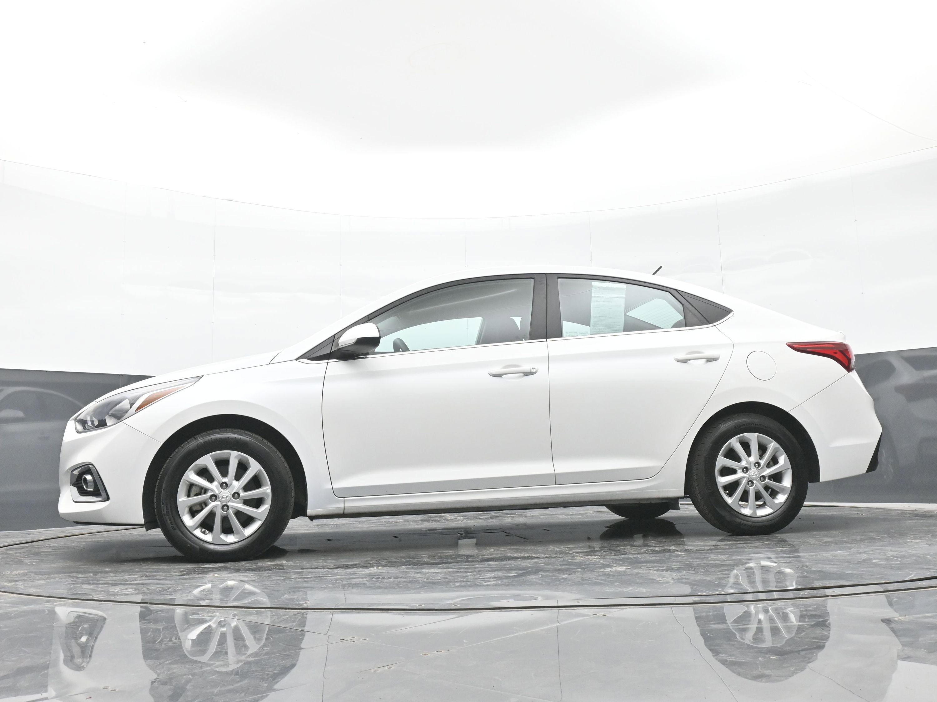 Used 2022 Hyundai Accent SEL w/ Cargo Package FWD image 45