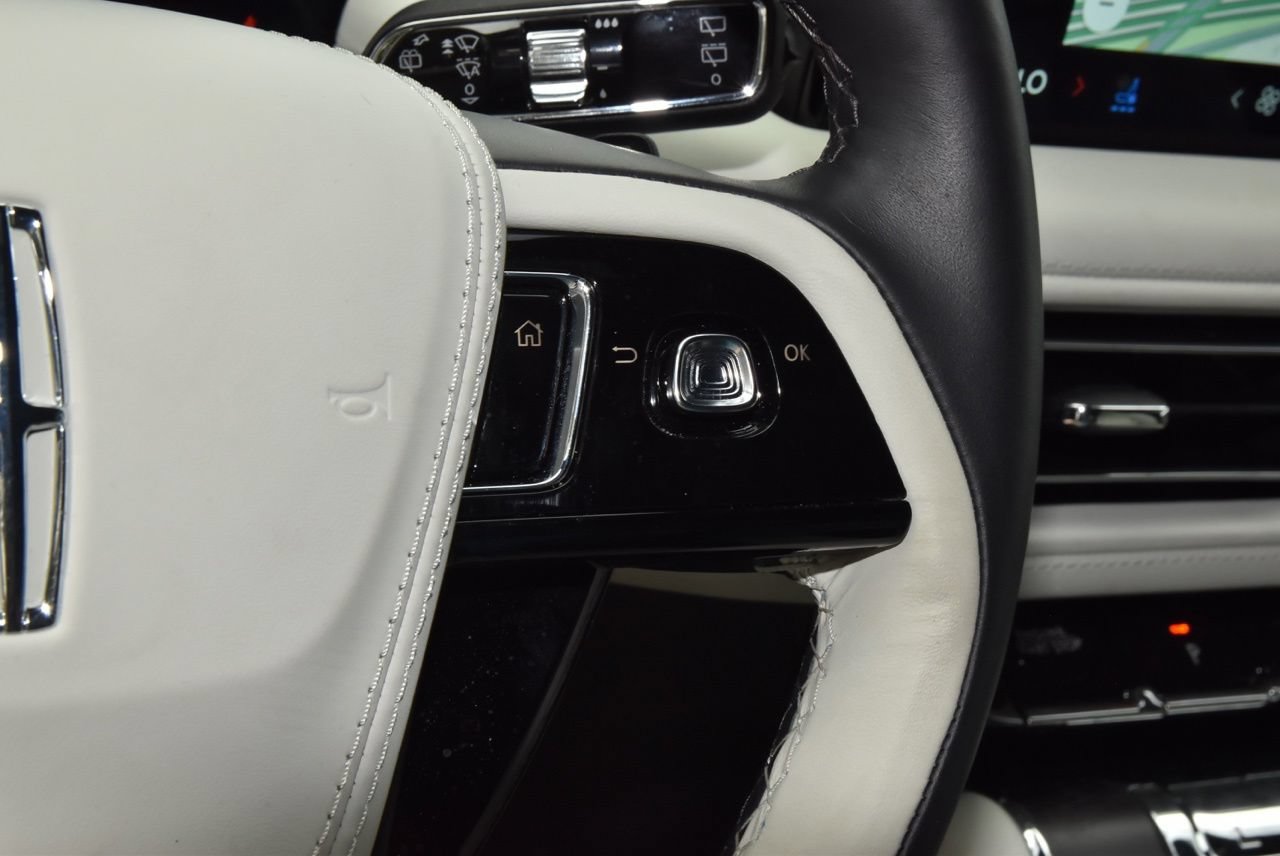Used 2025 Lincoln Aviator Black Label AWD/4WD image 27