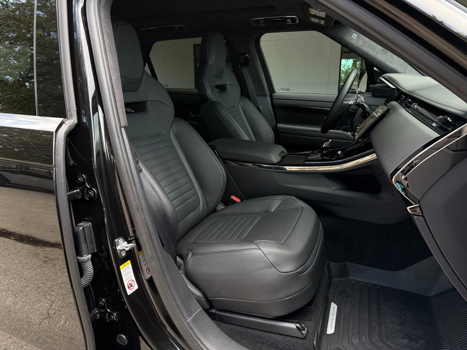 Used 2024 Land Rover Range Rover Sport AWD/4WD image 23