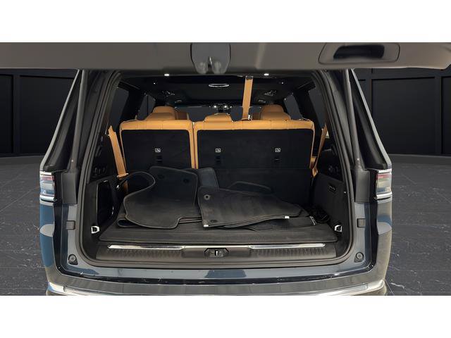 Used 2024 Jeep Grand Wagoneer Series III w/ HD Trailer Tow Package AWD/4WD image 28