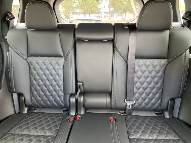 New 2026 Nissan Rogue Platinum AWD/4WD image 11
