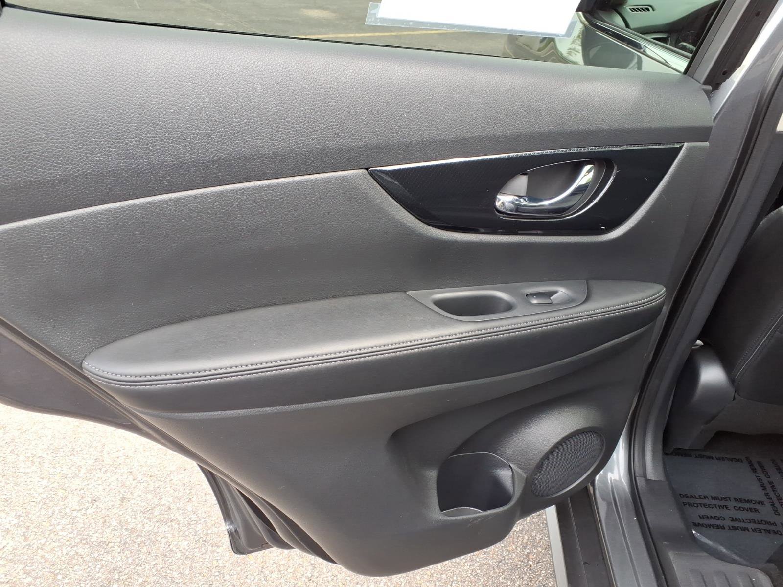 Used 2019 Nissan Rogue SL w/ Premium Package AWD/4WD image 9