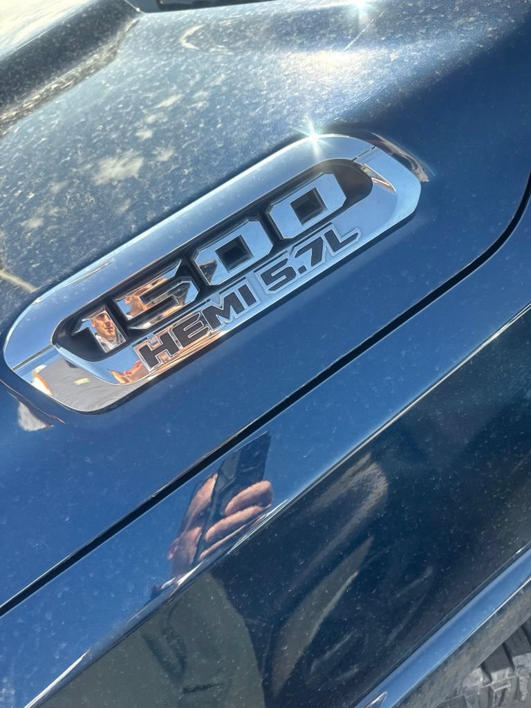 Used 2019 RAM 1500 Laramie AWD/4WD image 8