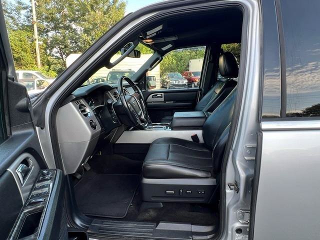 Used 2017 Ford Expedition Limited AWD/4WD image 10