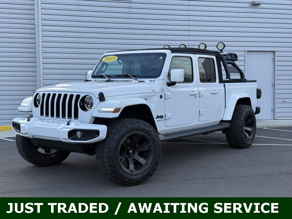 Used 2023 Jeep Gladiator Overland image 1