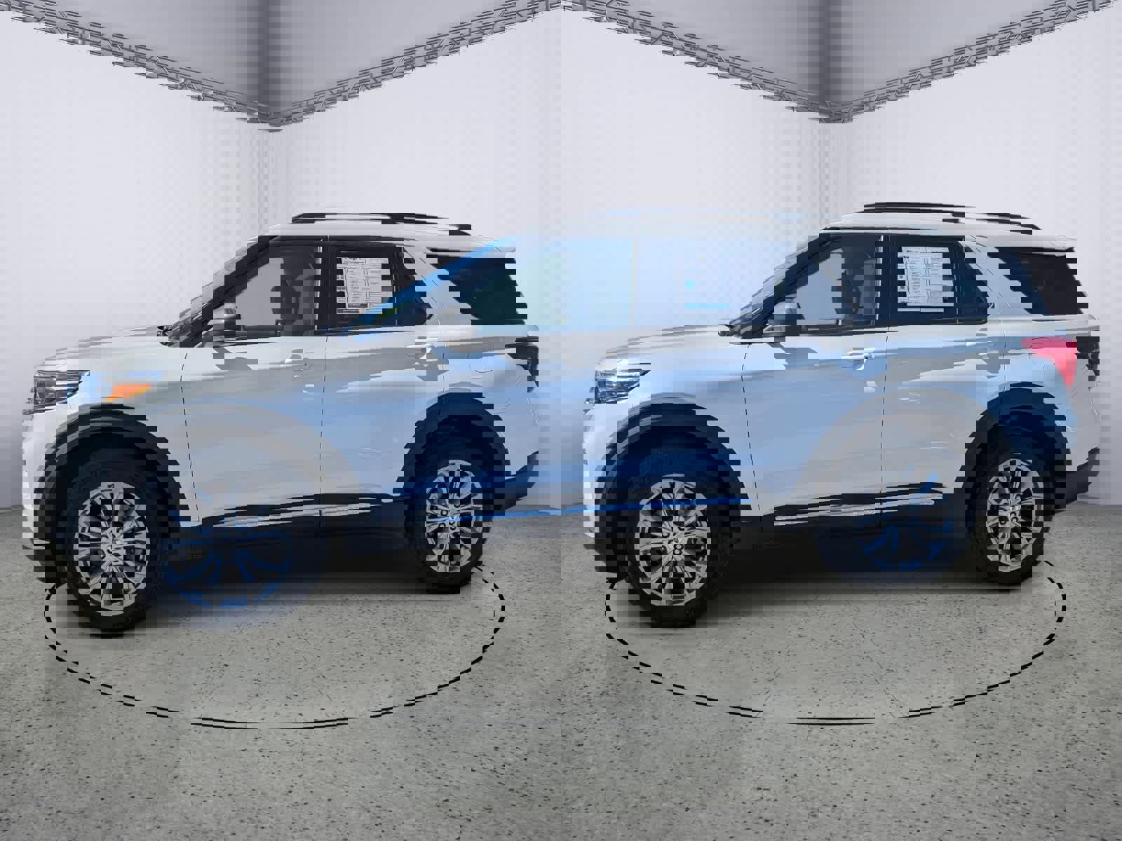 Used 2023 Ford Explorer XLT w/ Equipment Group 202A image 5