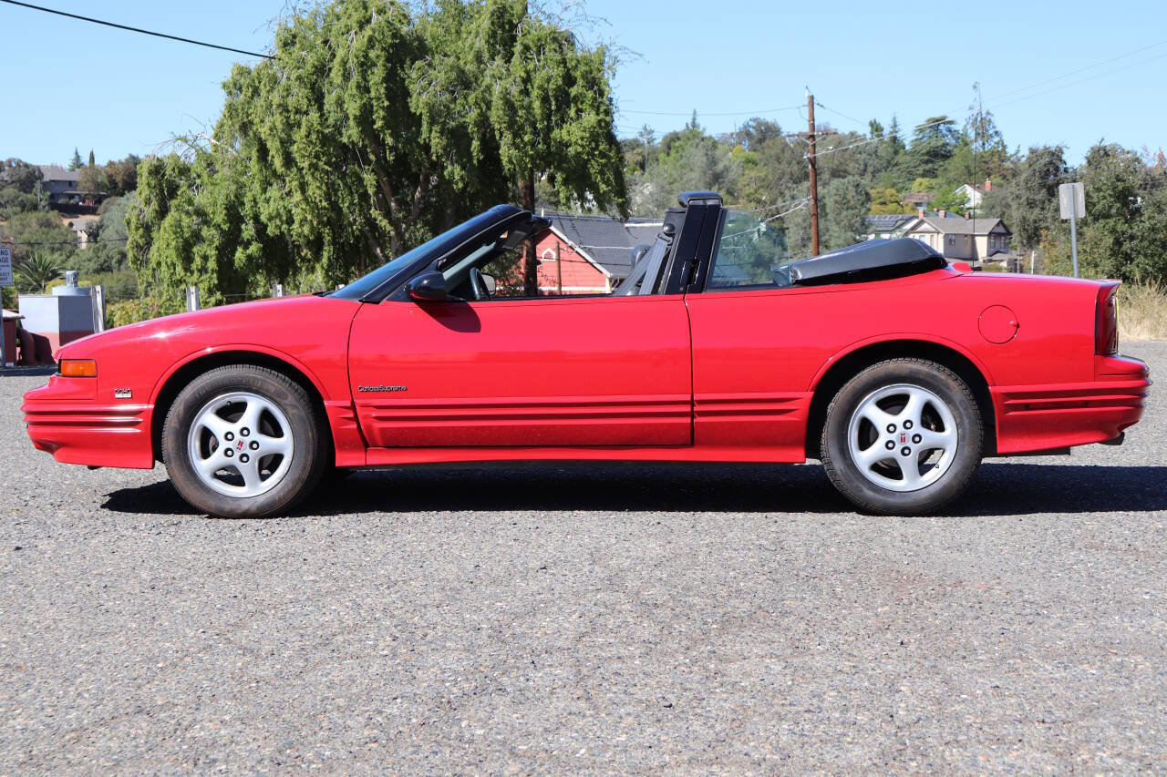 Used 1993 Oldsmobile Cutlass Supreme Convertible image 5