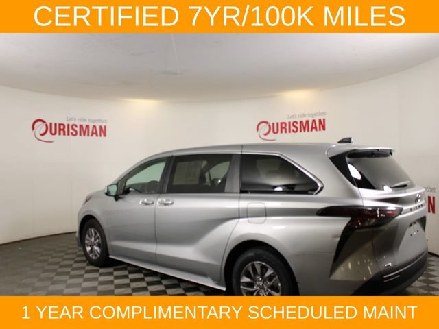 Used 2024 Toyota Sienna LE AWD/4WD image 8