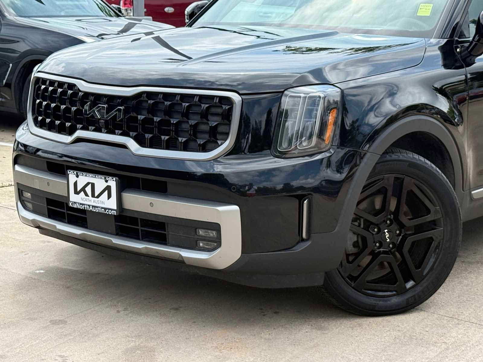 Certified 2023 Kia Telluride SX Prestige X-Line AWD/4WD image 2