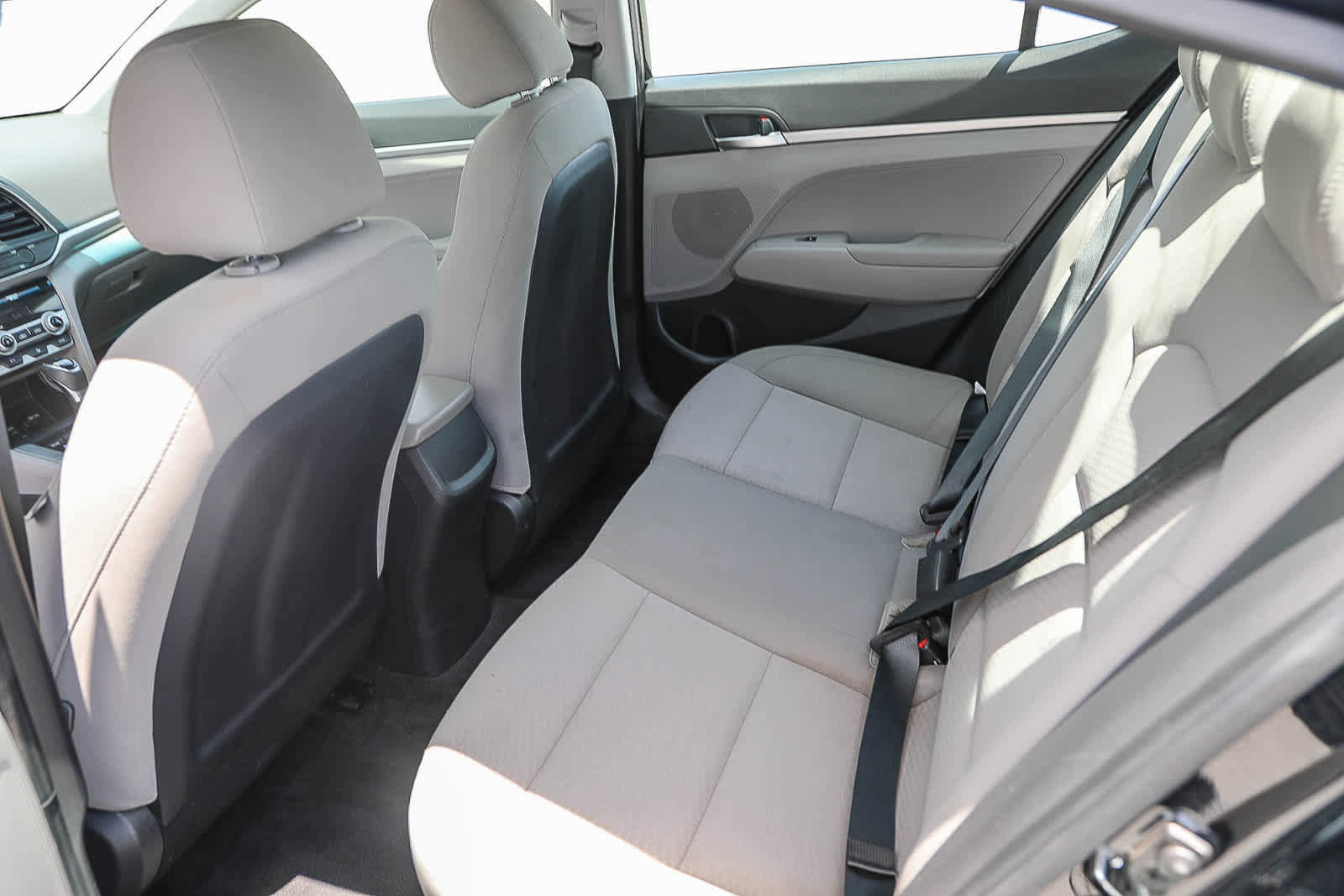 Used 2020 Hyundai Elantra SE FWD image 18