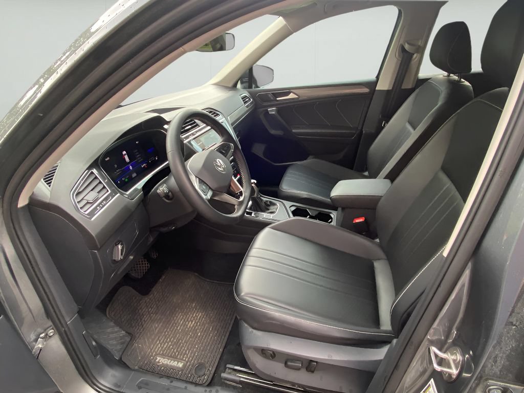 Used 2024 Volkswagen Tiguan SE FWD image 9