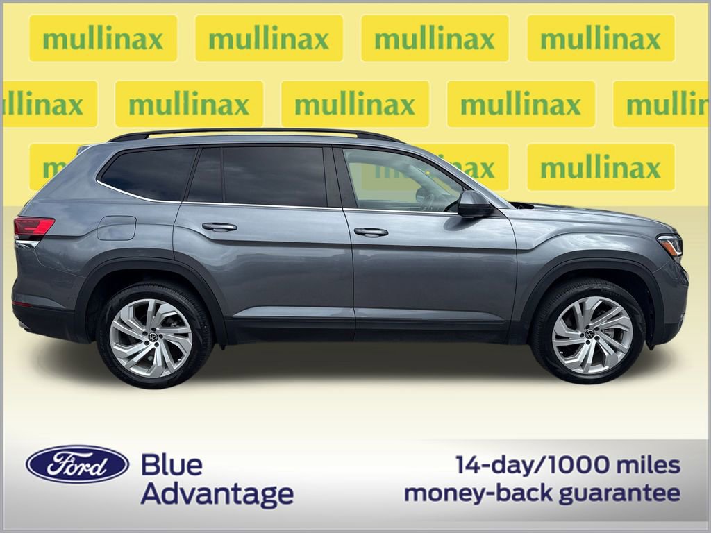 Used 2023 Volkswagen Atlas SE w/ Panoramic Sunroof Package image 2