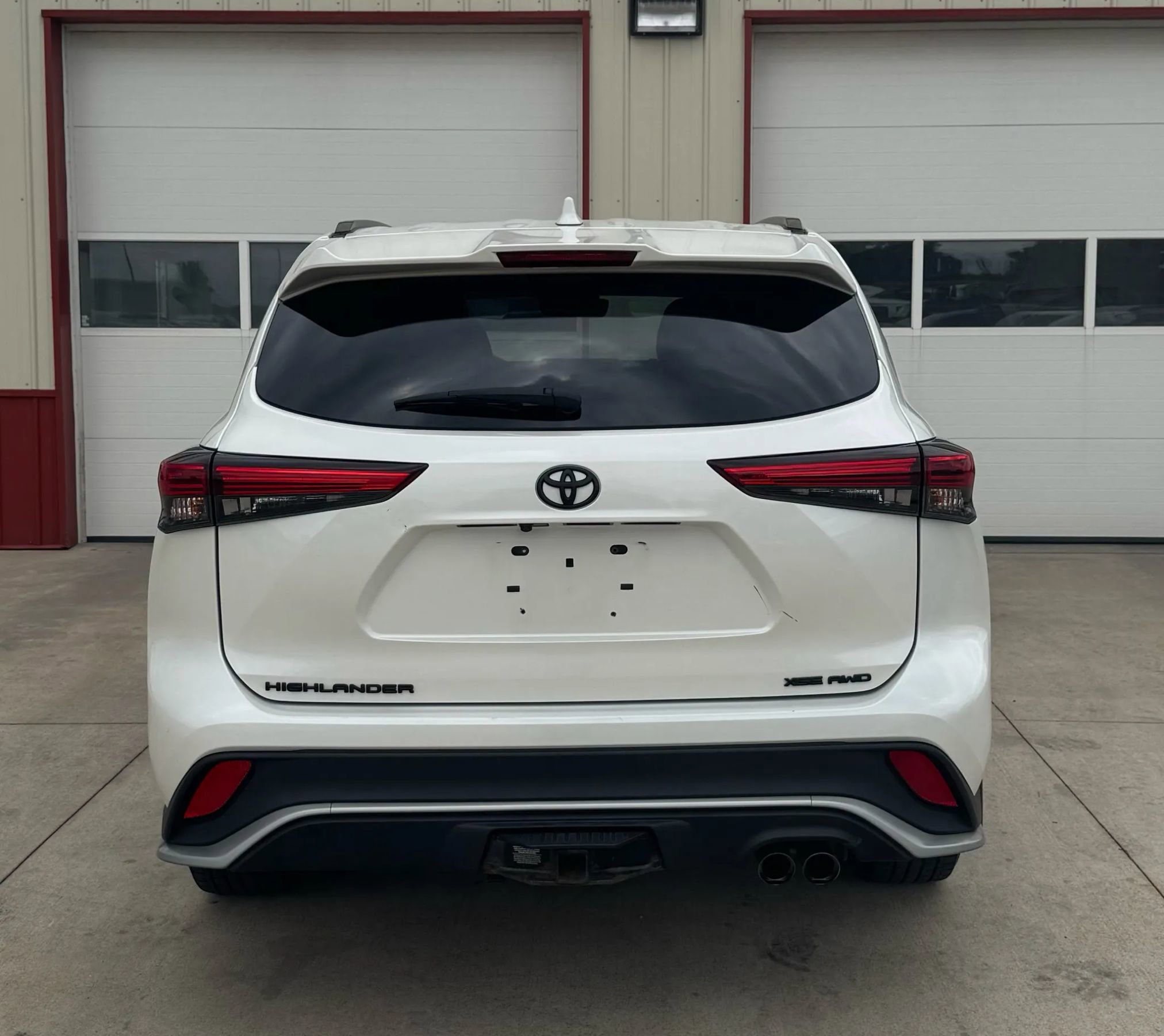 Used 2021 Toyota Highlander XSE AWD/4WD image 25