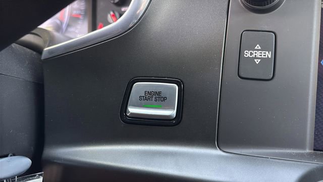 Used 2019 Chevrolet Corvette Stingray Coupe w/ Carbon Flash Badge Package image 33