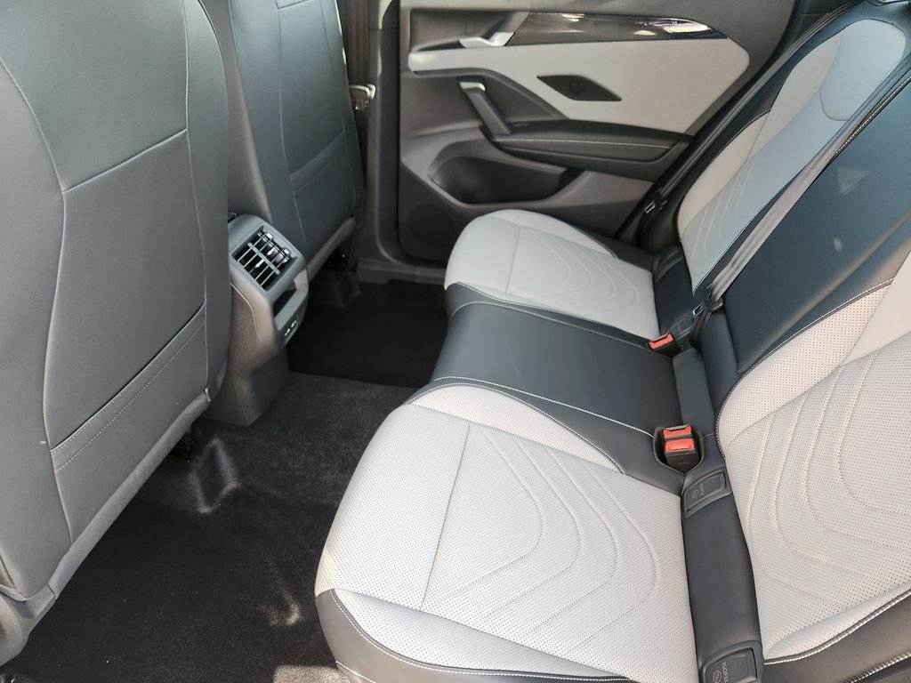 New 2026 Volkswagen Tiguan SE R-Line image 19