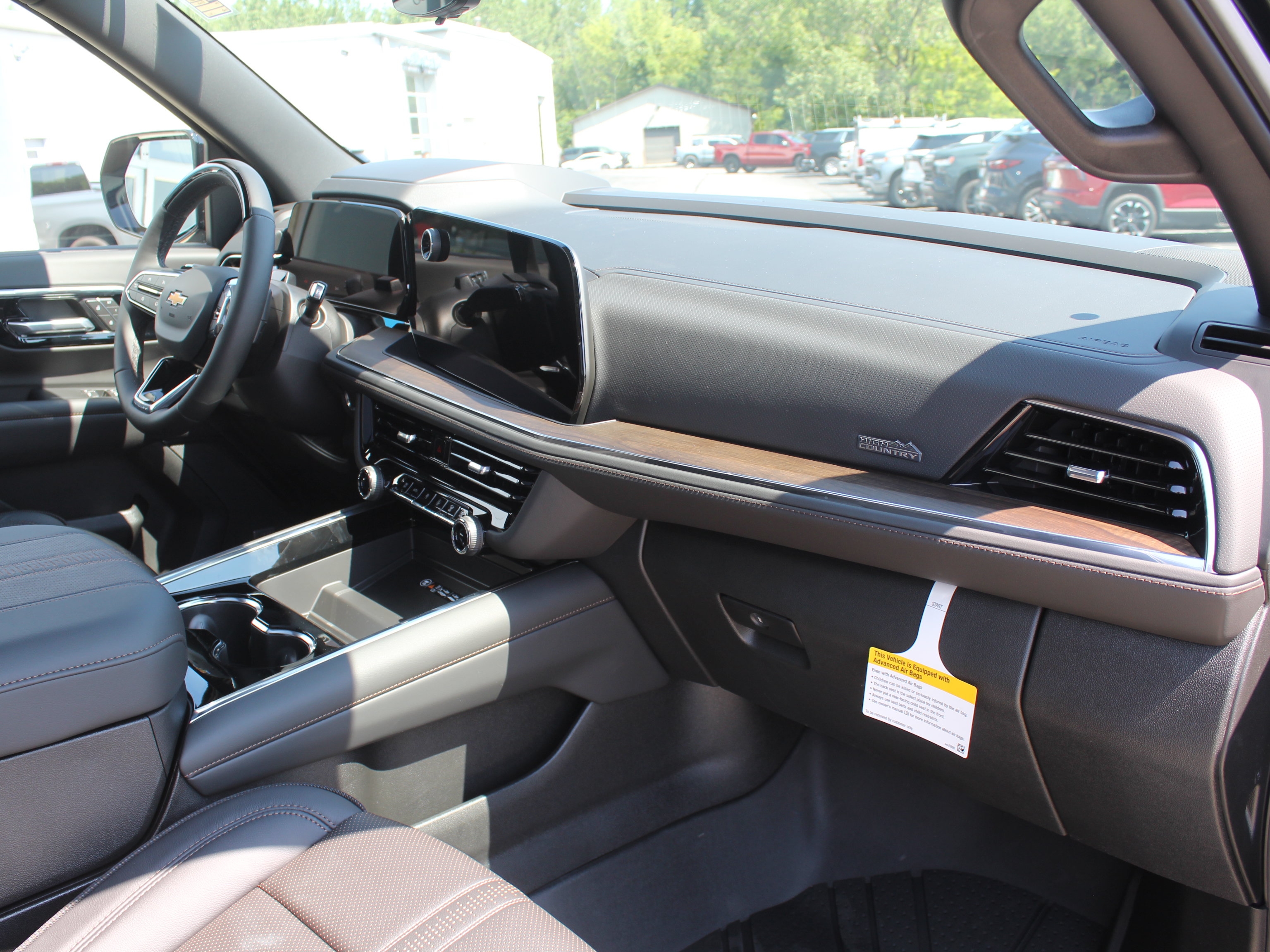 New 2026 Chevrolet Suburban High Country AWD/4WD image 16